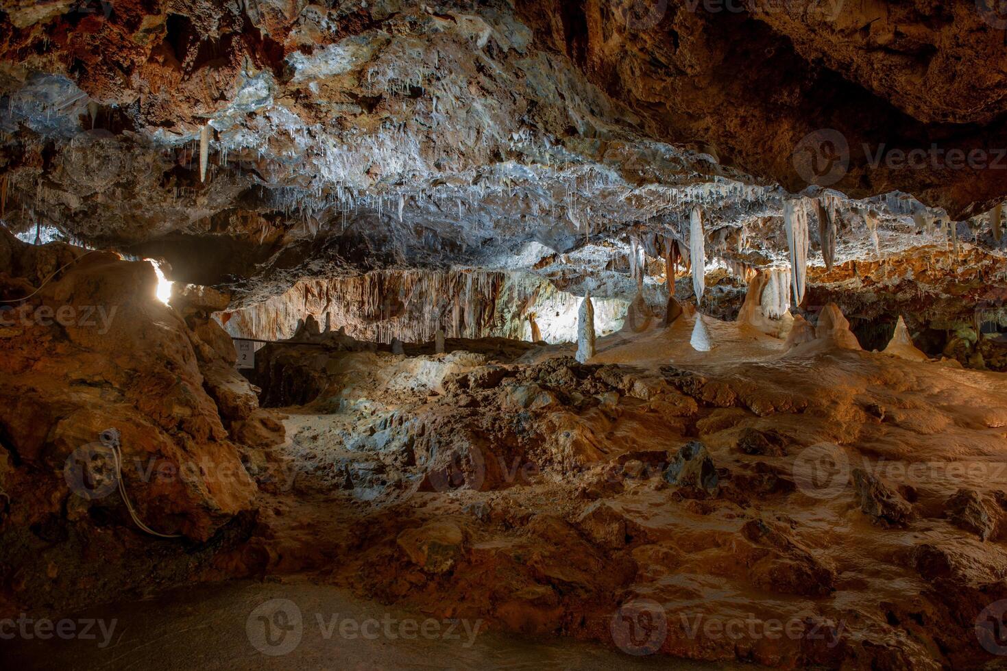 interior do a cavernas do Borgo Verizzi foto