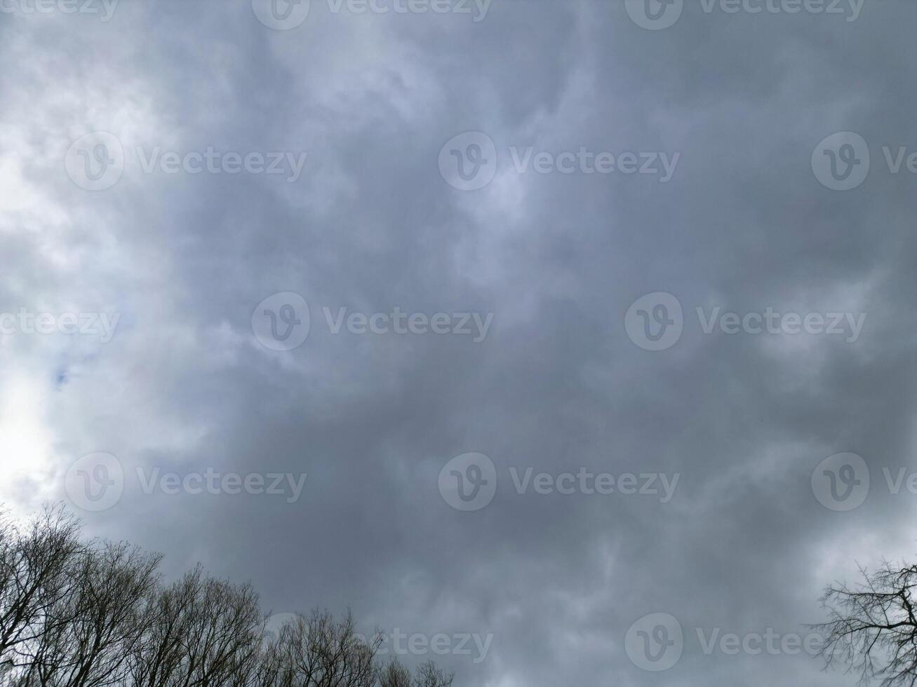 lindo céu e nuvens sobre Oxford cidade do Inglaterra Reino Unido foto