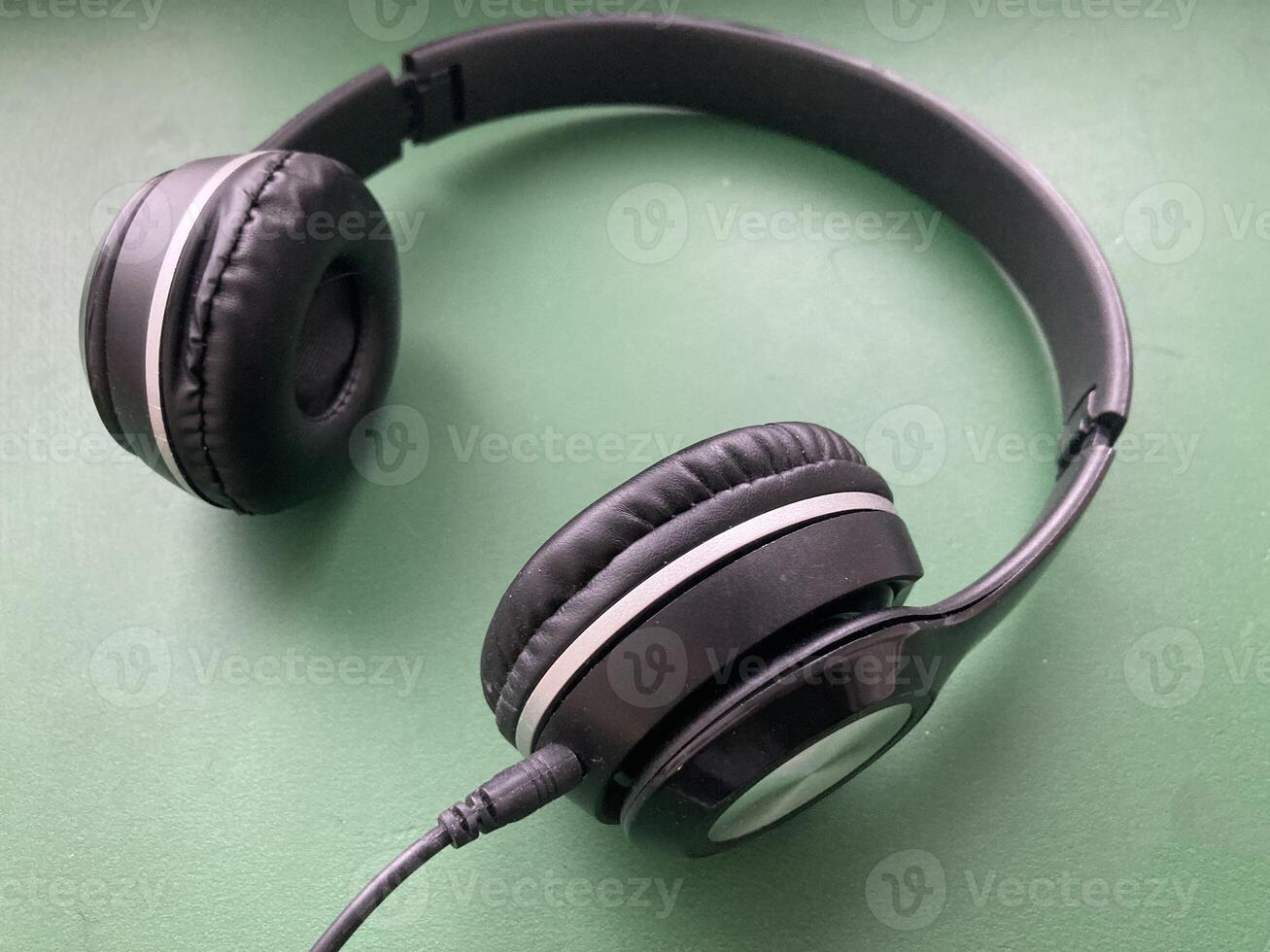 portátil fones de ouvido para ouvindo para música em aparelhos foto