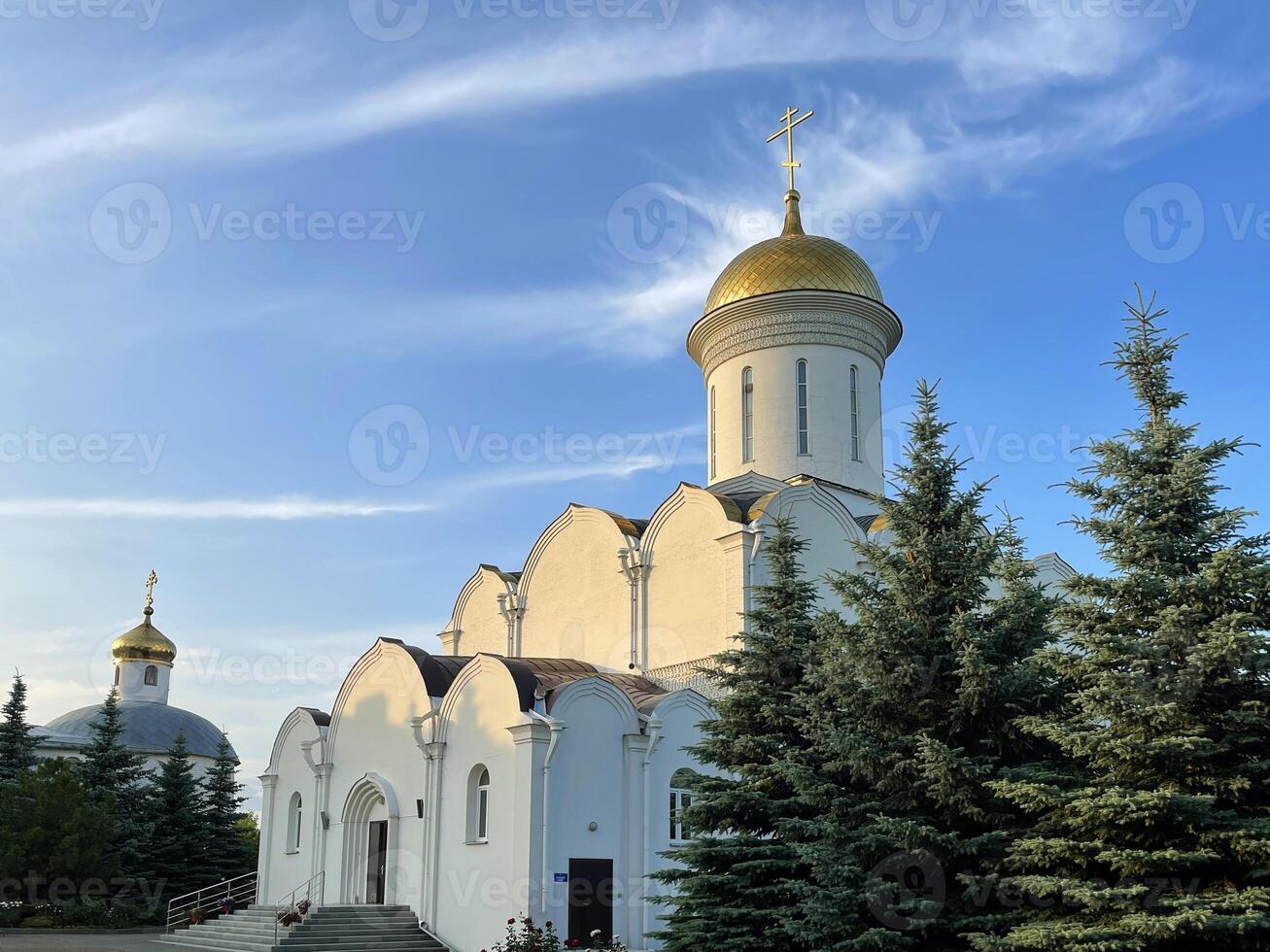 Zilantov mosteiro contra a céu, kazan, Rússia foto