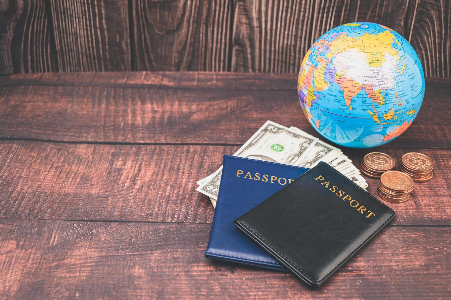 passaporte economiza dinheiro para viagens e negócios em todo o mundo. foto