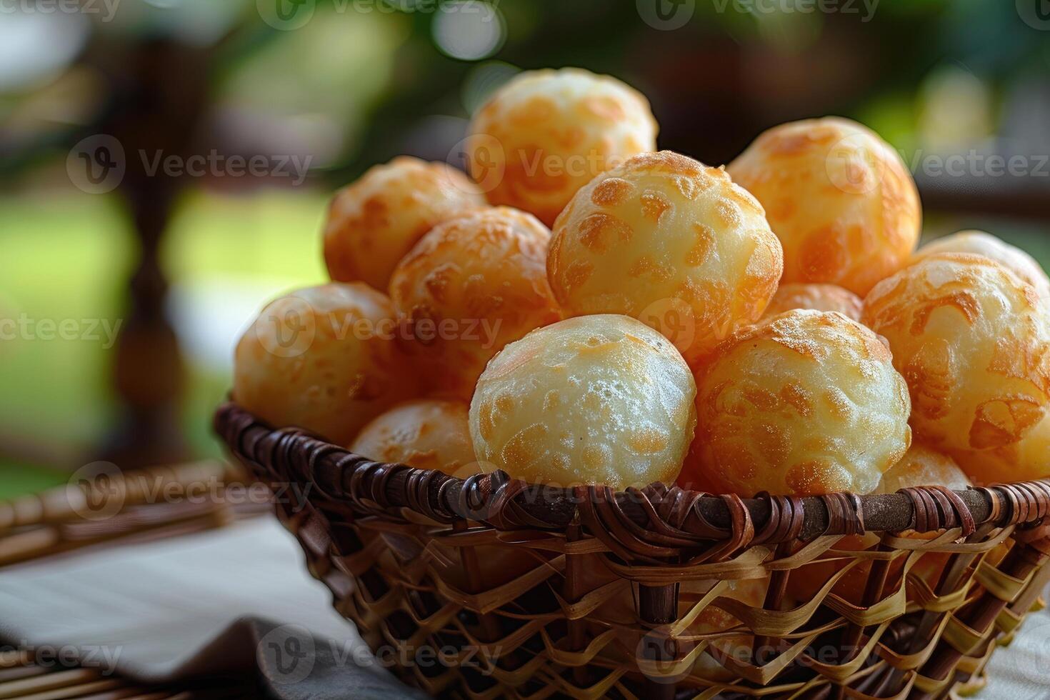 pao de queijo brasileiro queijo pão dentro a cozinha mesa profissional publicidade Comida fotografia foto