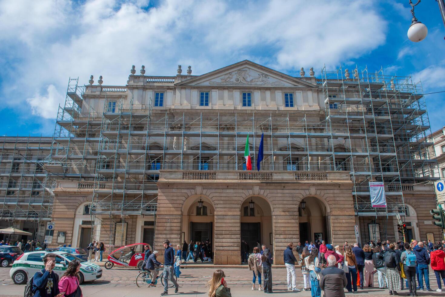 milão Itália 2024 teatro alla escala com andaimes para fachada renovação foto