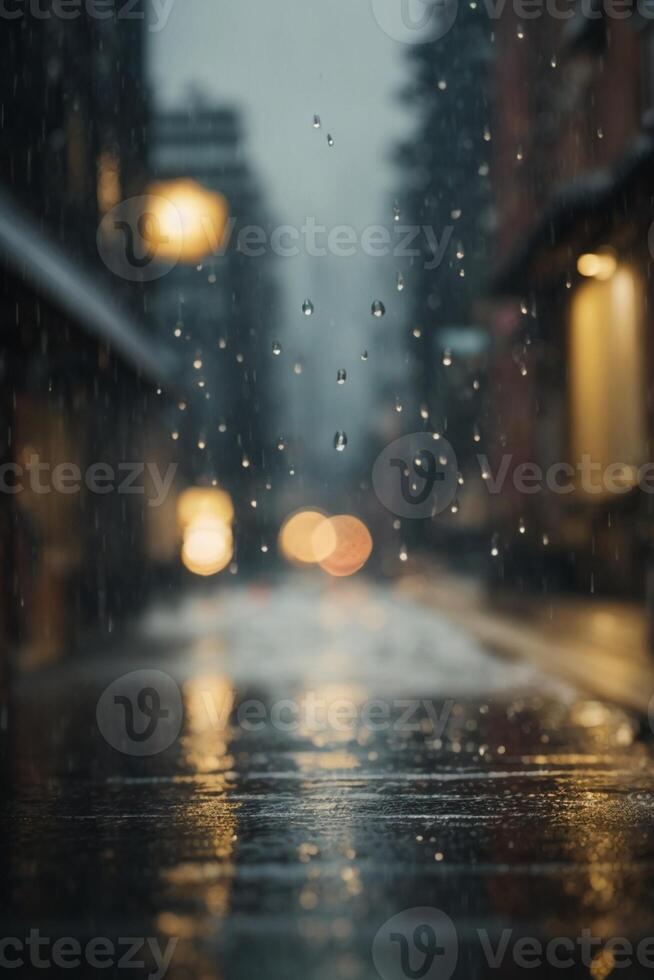 pingos de chuva em a estrada às noite foto