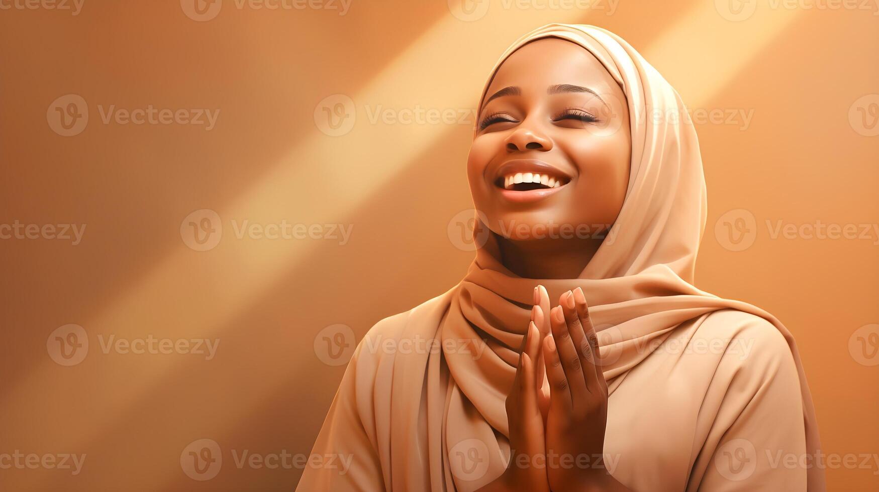 africano mulher vestindo cachecol é Rezar e sorridente em Castanho fundo foto