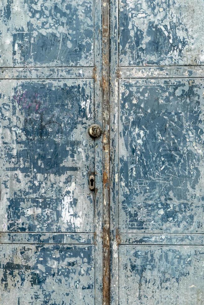 textura de metal porta velha urbana foto
