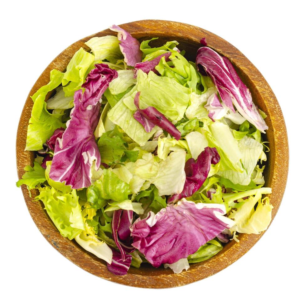 folhas coloridas de diferentes saladas, alimentação saudável, dieta. foto
