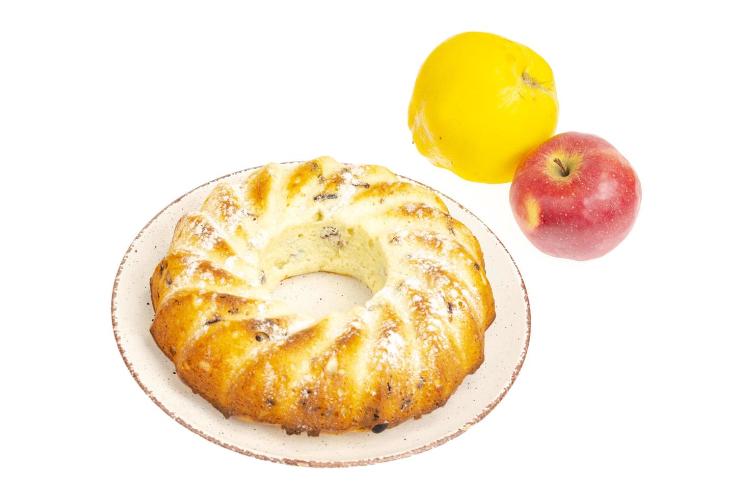 redondo delicioso bolo de biscoito com frutas, passas e cranberries secas. sobremesa caseira, panificação foto