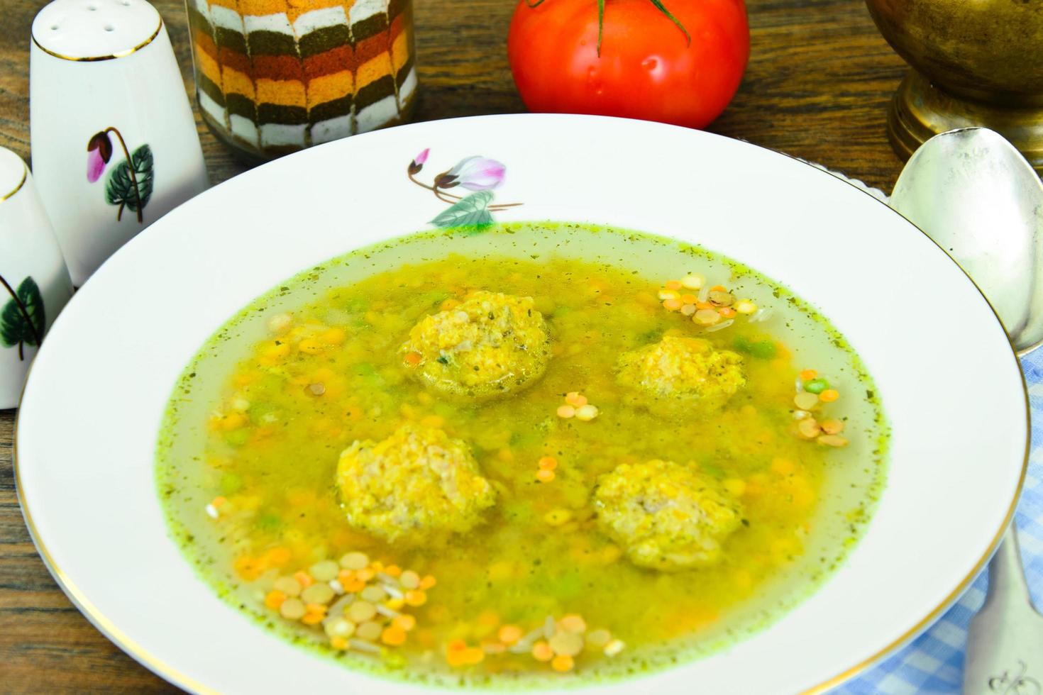 a sopa de lentilhas, ervilhas, grão de bico, arroz, cevada, vegetais secos foto