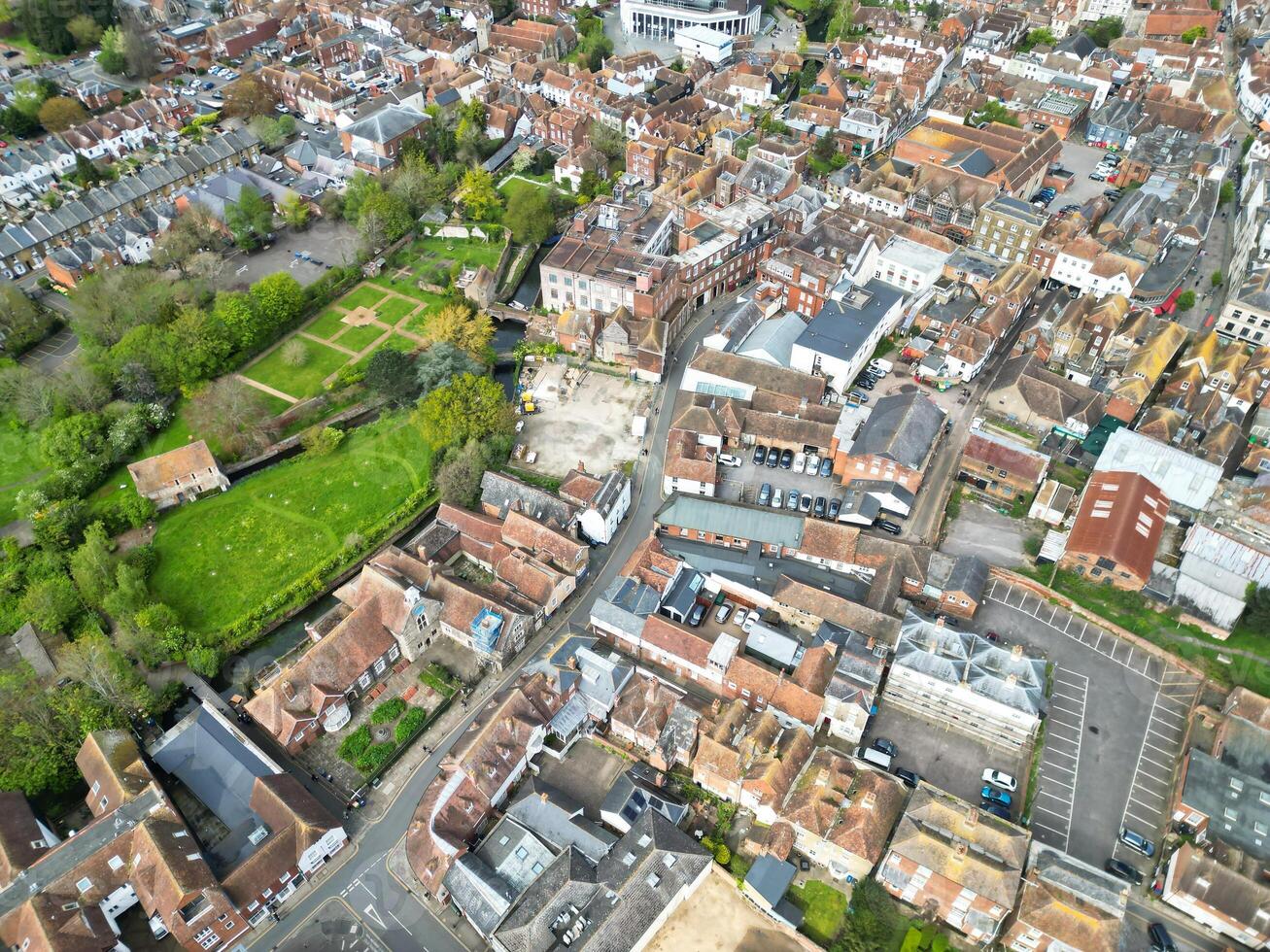 aéreo Visão do histórico Canterbury cidade Centro, Kent, Inglaterra, ótimo bretanha. abril 20, 2024 foto