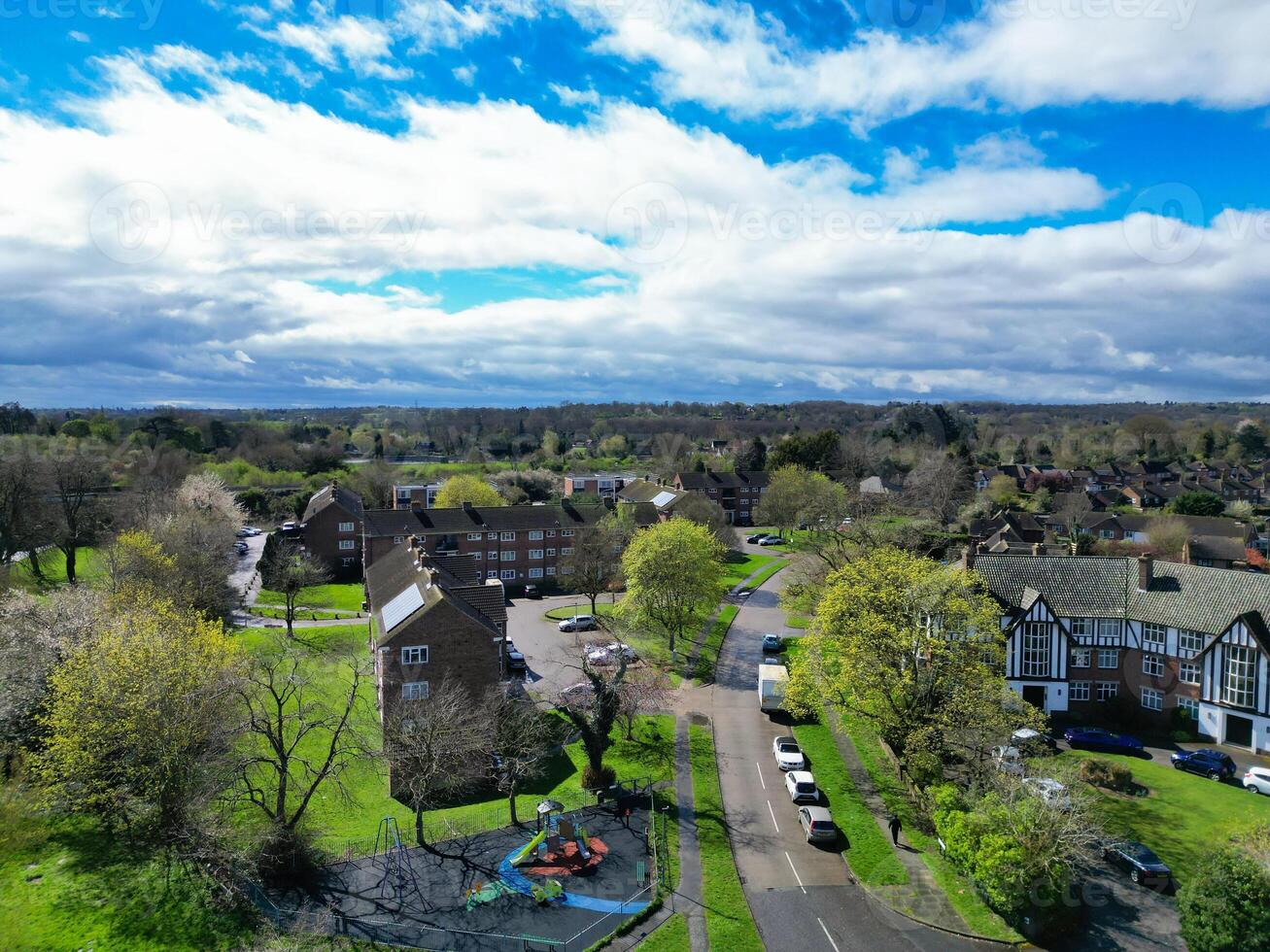 aéreo Visão do central denham verde Londres cidade do Inglaterra Unidos reino. abril 3º, 2024 foto