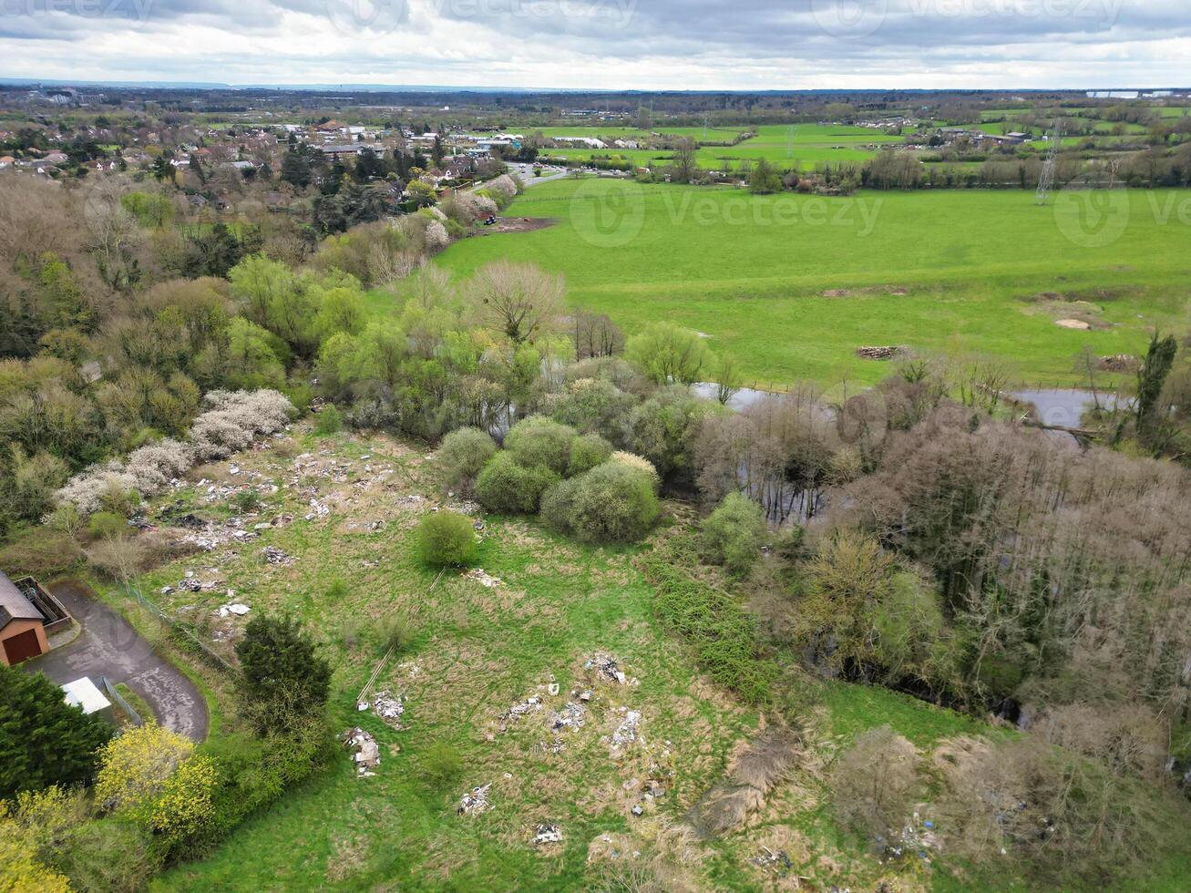 aéreo Visão do central denham verde Londres cidade do Inglaterra Unidos reino. abril 3º, 2024 foto