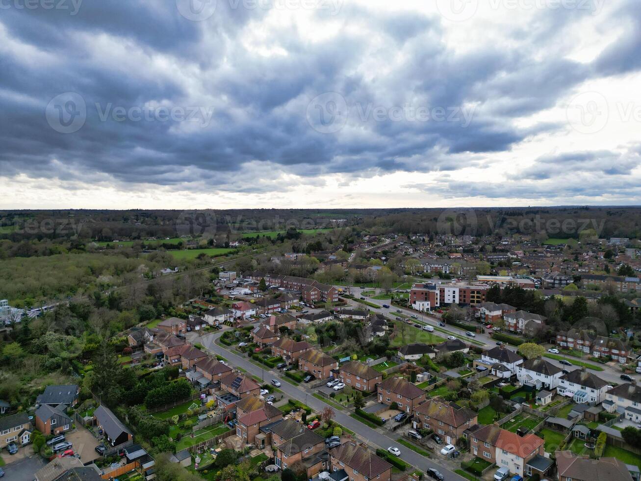 aéreo Visão do denham verde Cidade Londres, uxbridge, Inglaterra. Unidos reino. abril 3º, 2024 foto