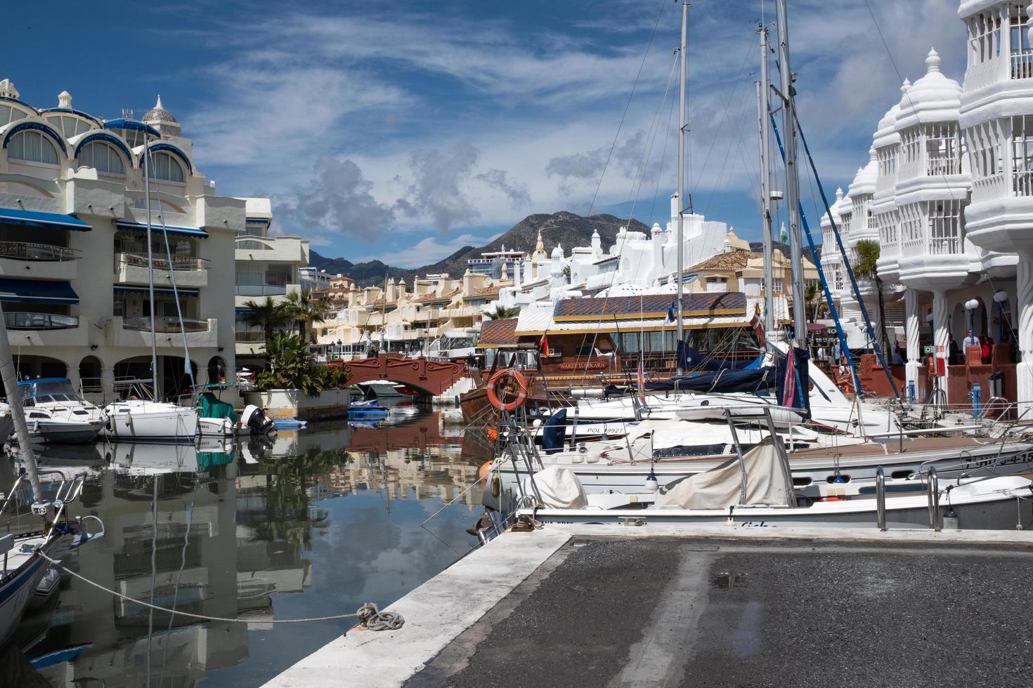 benalmadena, malaga, espanha. 8 de maio de 2019. marina do porto com barcos atracados foto