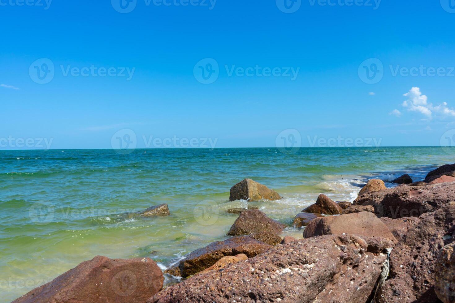 suave onda em a de praia foto