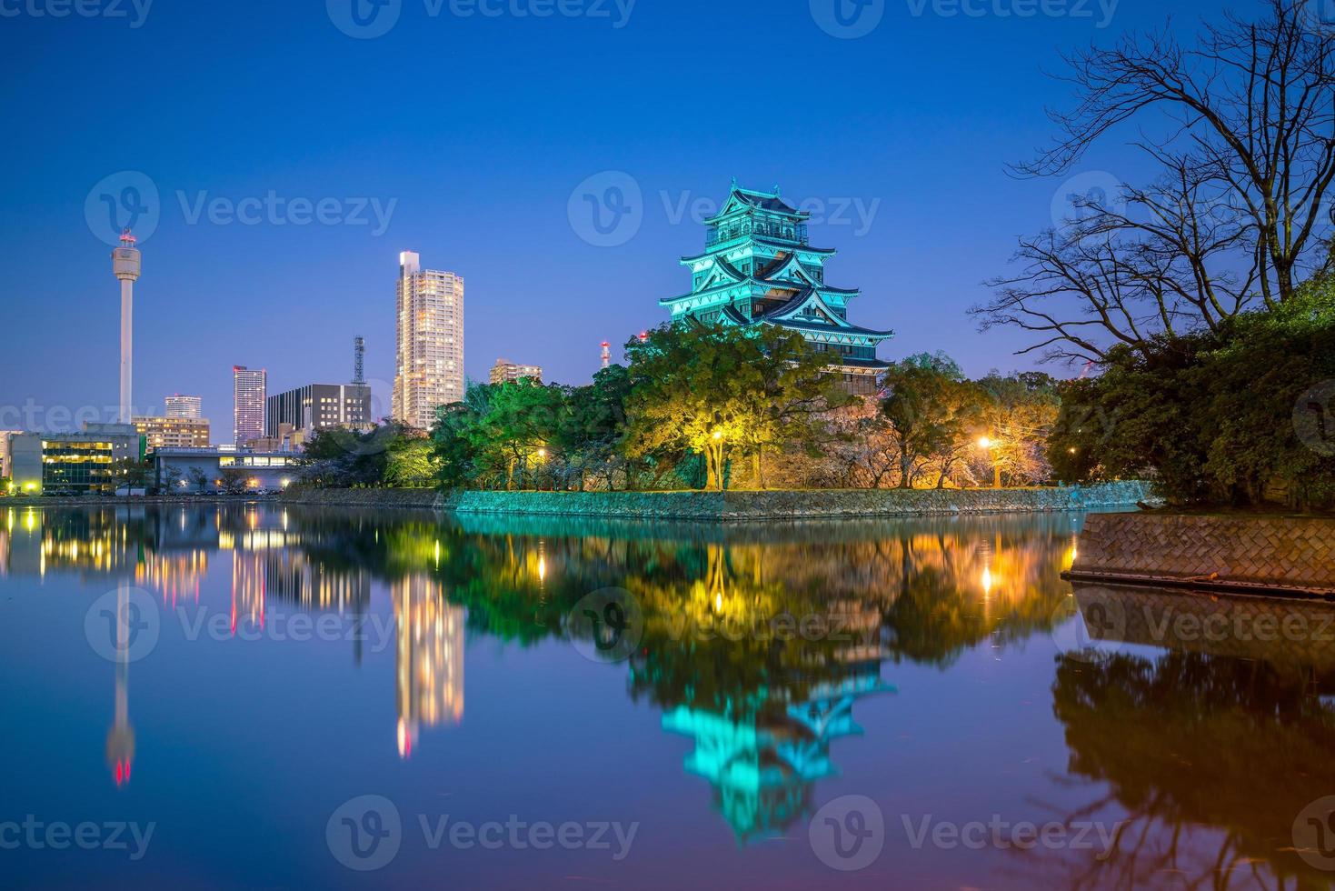 castelo de hiroshima no japão foto