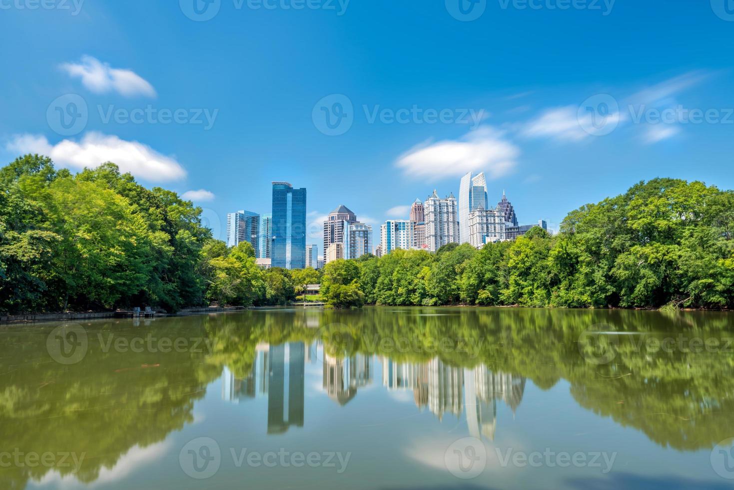 horizonte do centro de atlanta a partir do parque foto