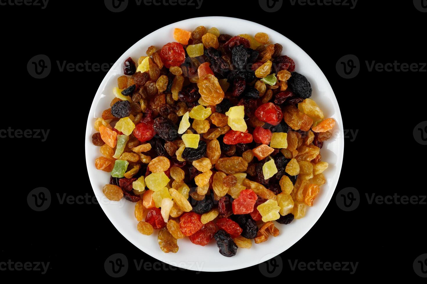seco exótico frutas em uma placa. prato com seco frutas foto