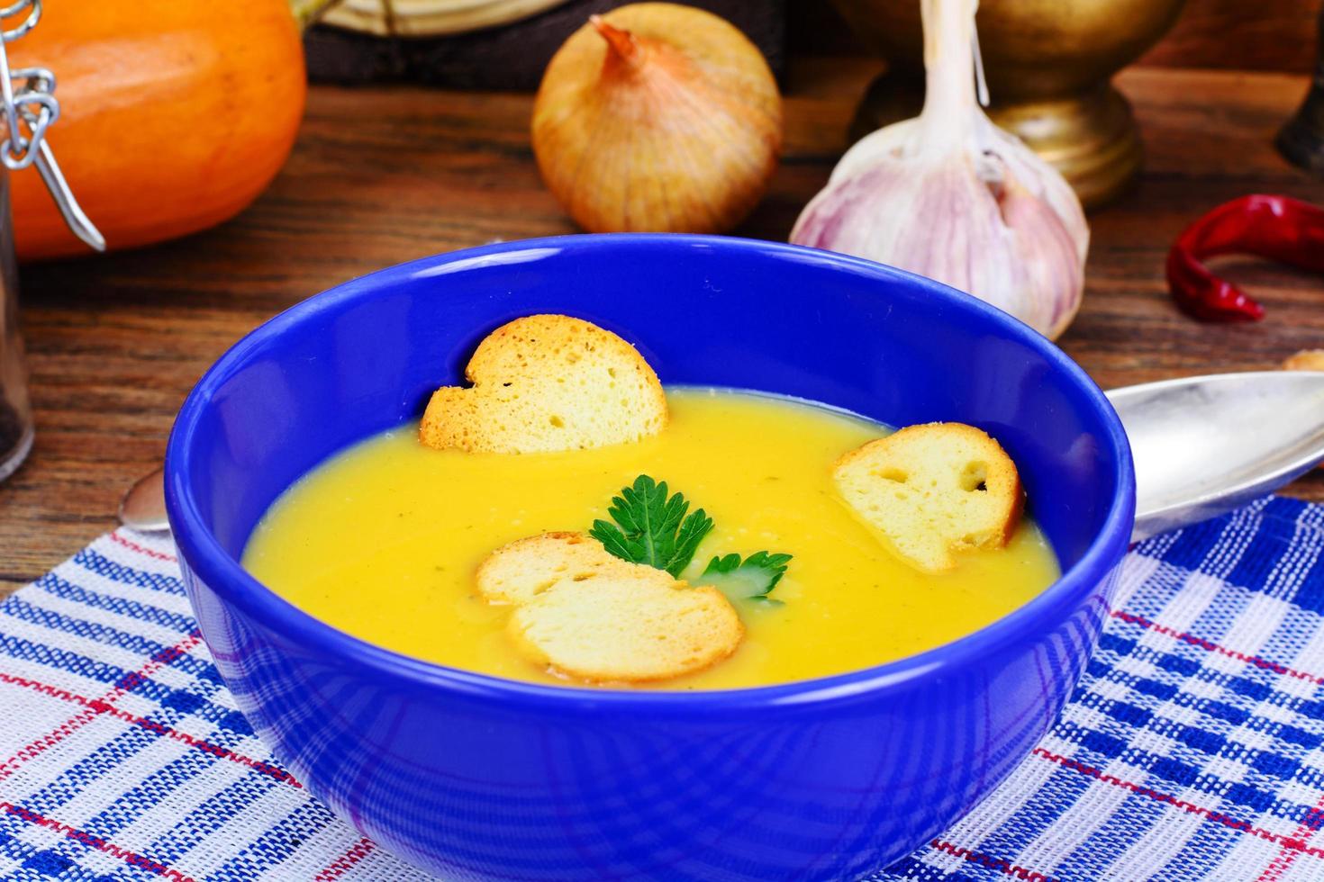 comida dietética sopa de creme de cenoura, abóbora foto