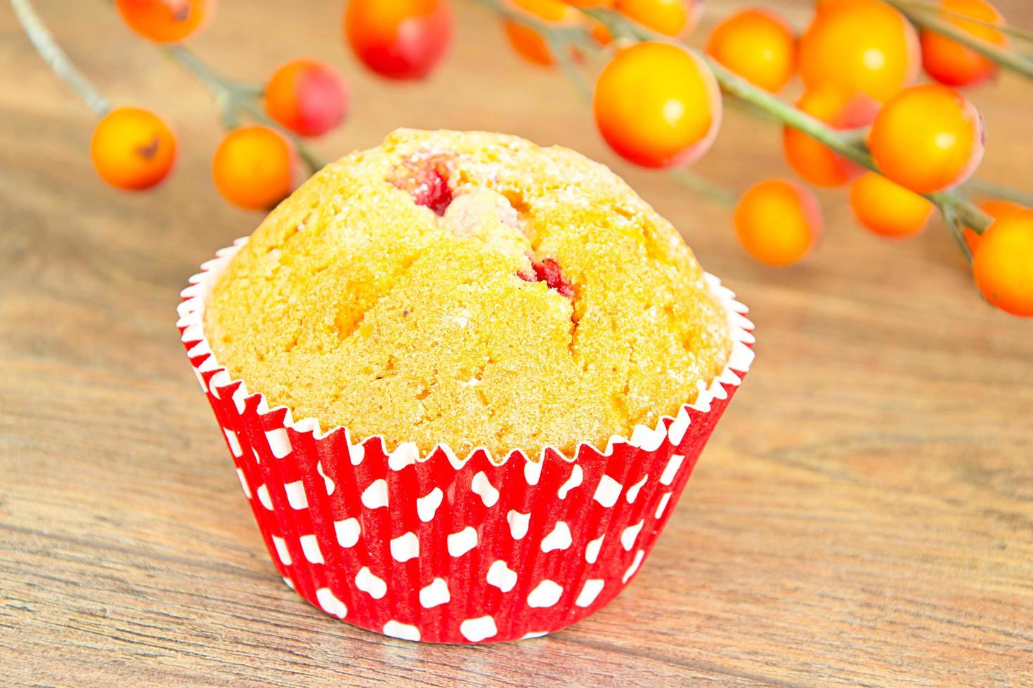 bolo de outono com frutas vermelhas foto