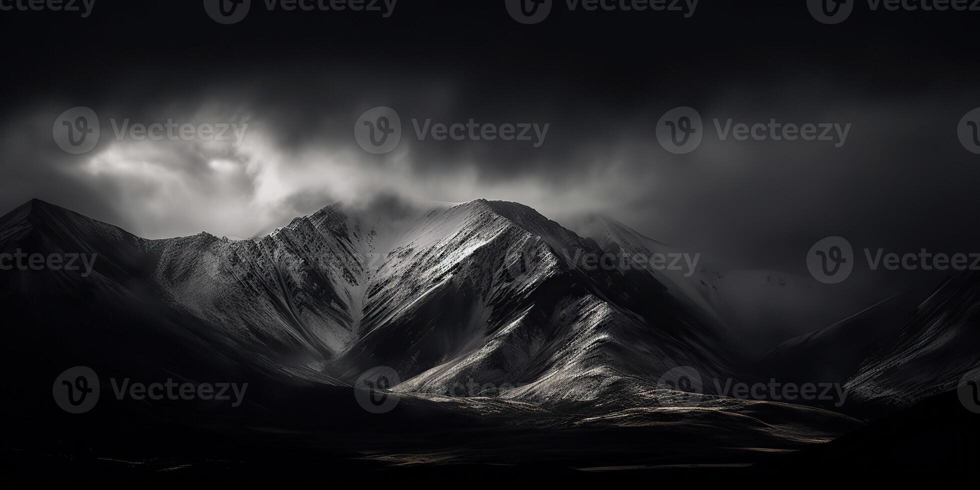 surpreendente Preto e branco fotografia do lindo montanhas e colinas com Sombrio céu panorama fundo Visão cena foto