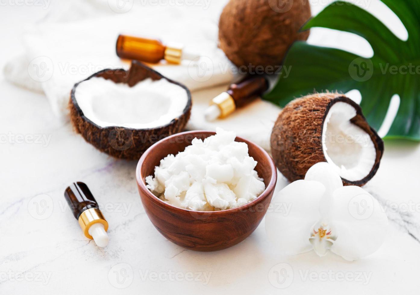 ingredientes naturais de coco para spa foto