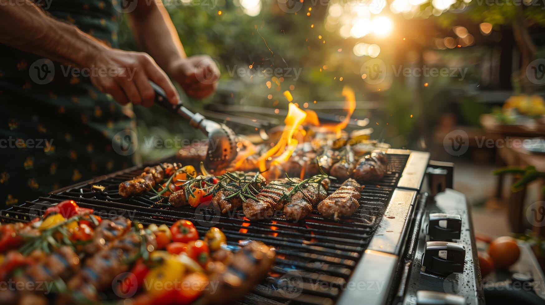 homem cozinhando delicioso churrasco em moderno gás grade ao ar livre foto