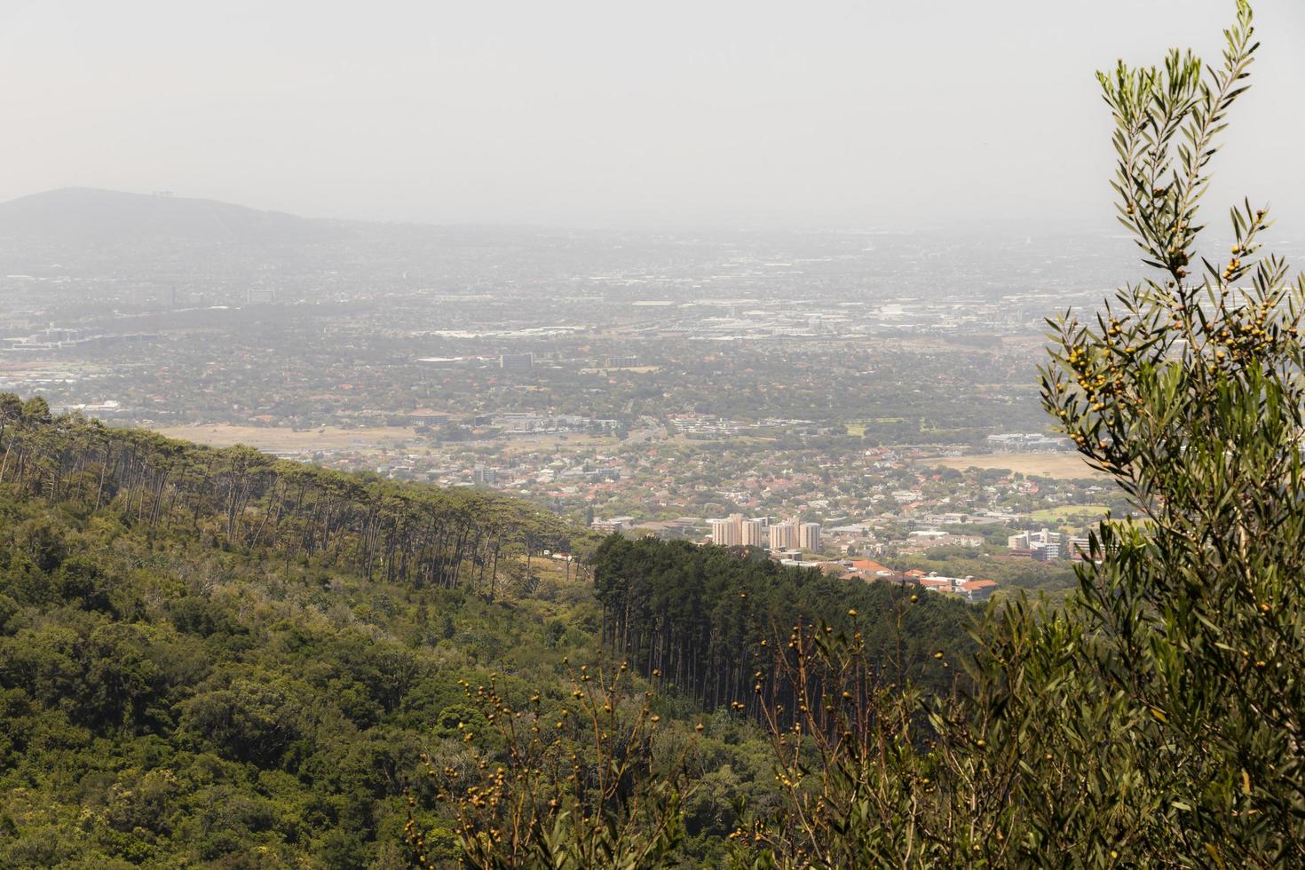 cidade do cabo para a área de claremont e montanhas da áfrica do sul. foto