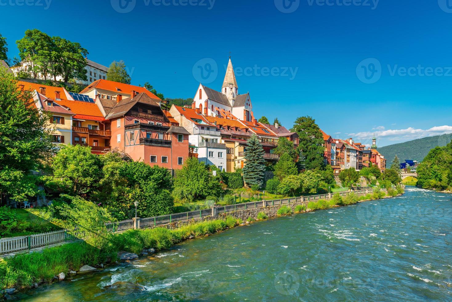 a bela cidade austríaca de murau, oeste da estíria, áustria foto