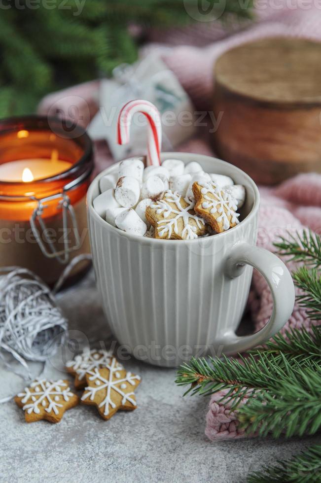 chocolate quente de natal com marshmallow foto