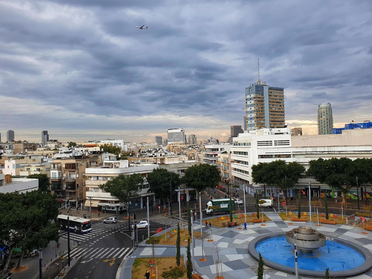 praça dizingoff - tel aviv, centro da cidade de israel. foto