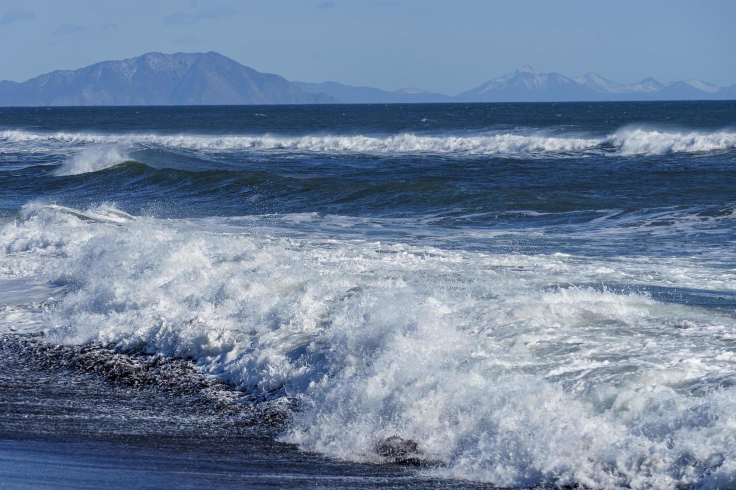 paisagem marinha com vista para uma tempestade no oceano pacífico foto