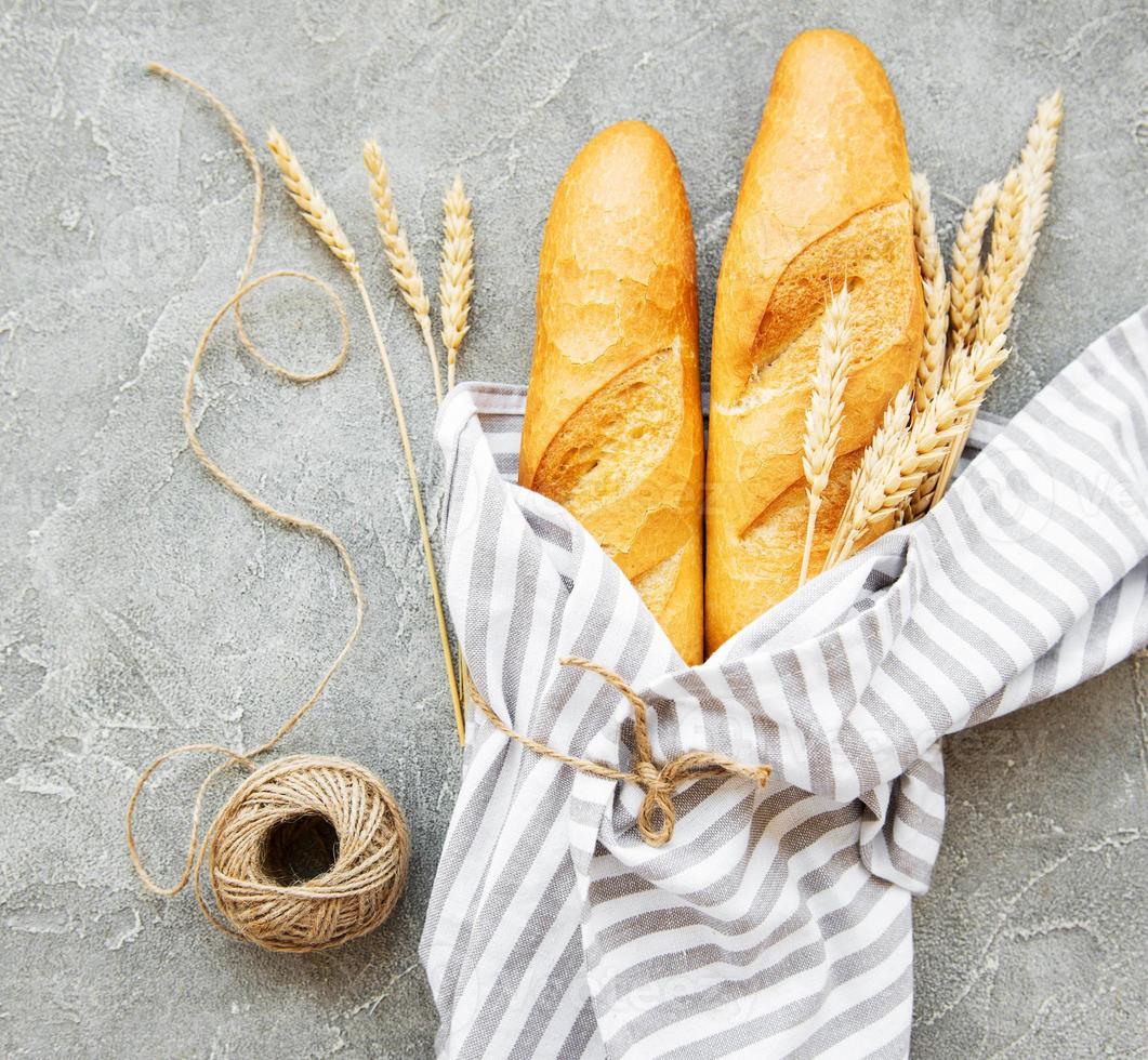 pão baguete francês foto