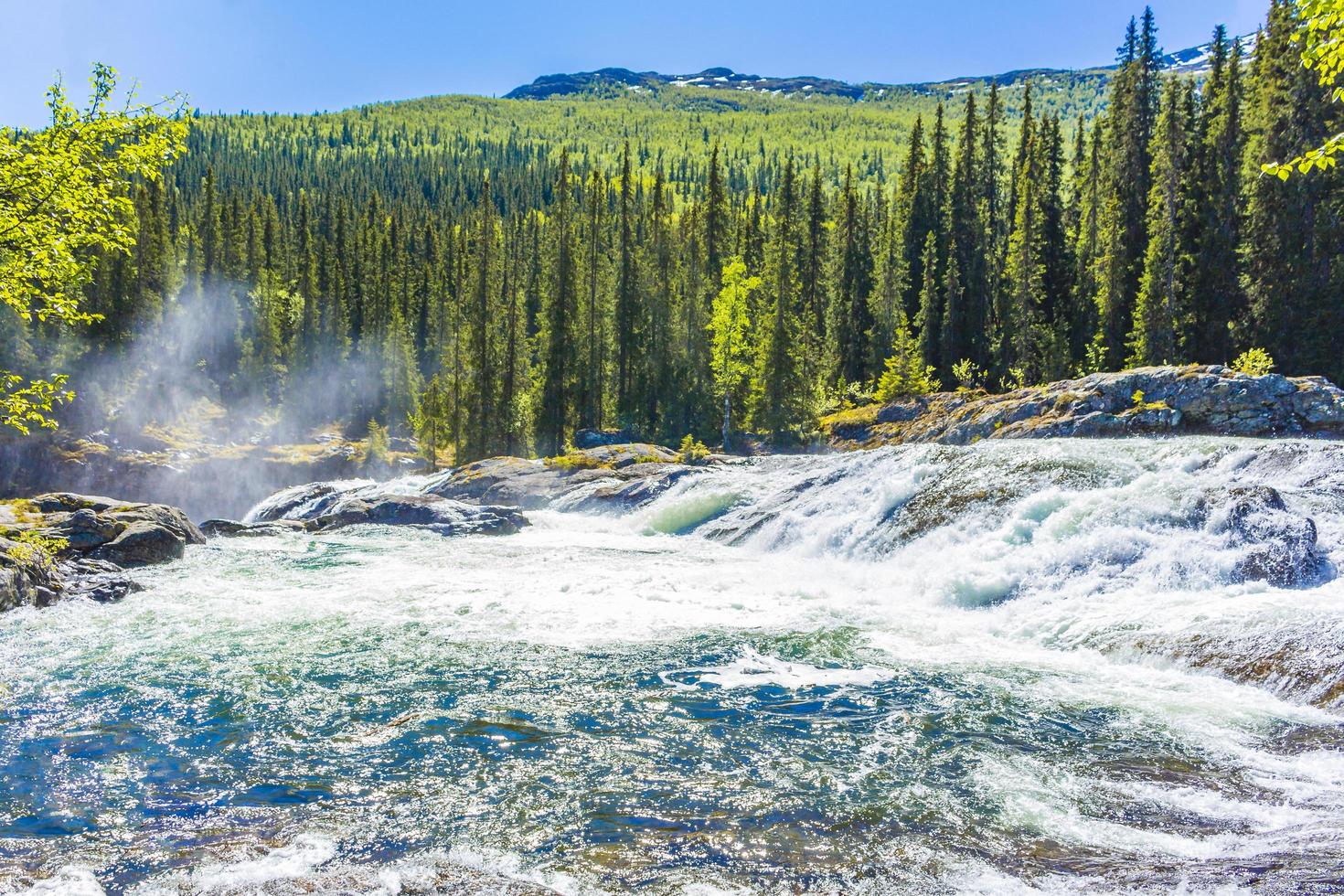 rjukandefossen em hemsedal viken norway cachoeira mais bonita da europa. foto