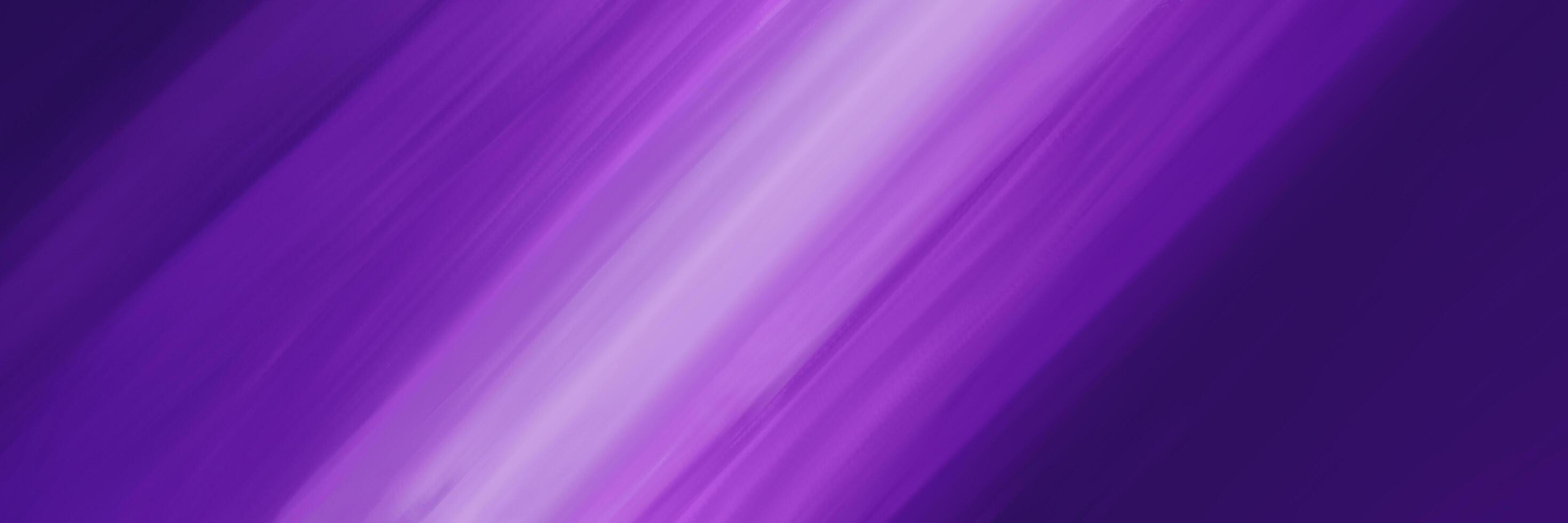 linha desfocada suave abstrato em tons de roxo foto