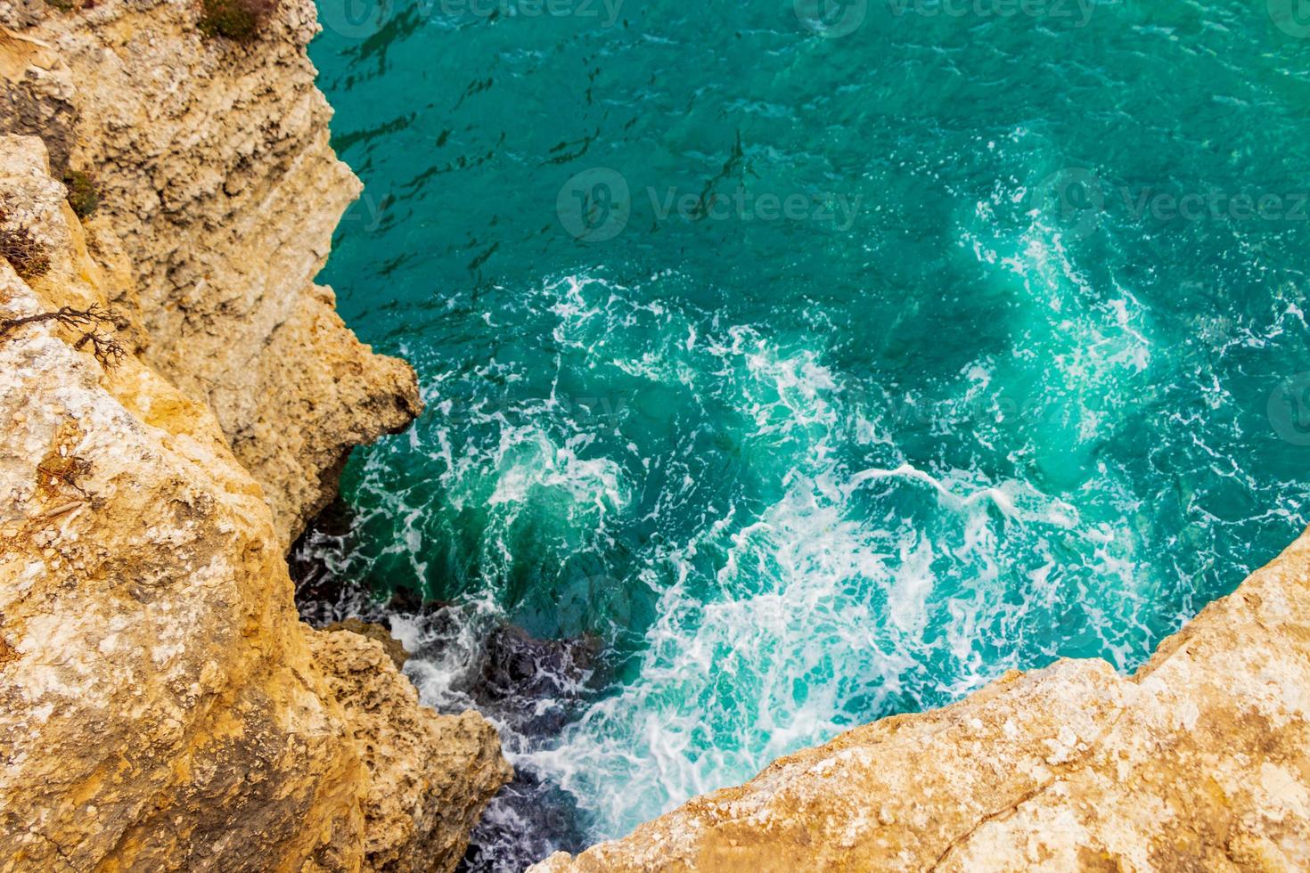 tiro panorâmico do drone da baía de cala santanyi, mallorca, espanha. foto