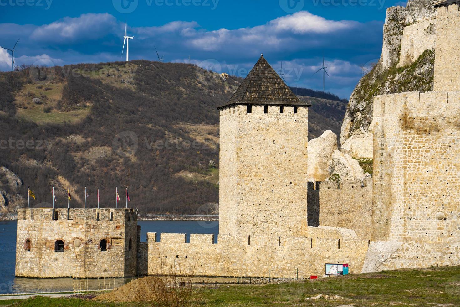 Fortaleza Golubac na Sérvia foto