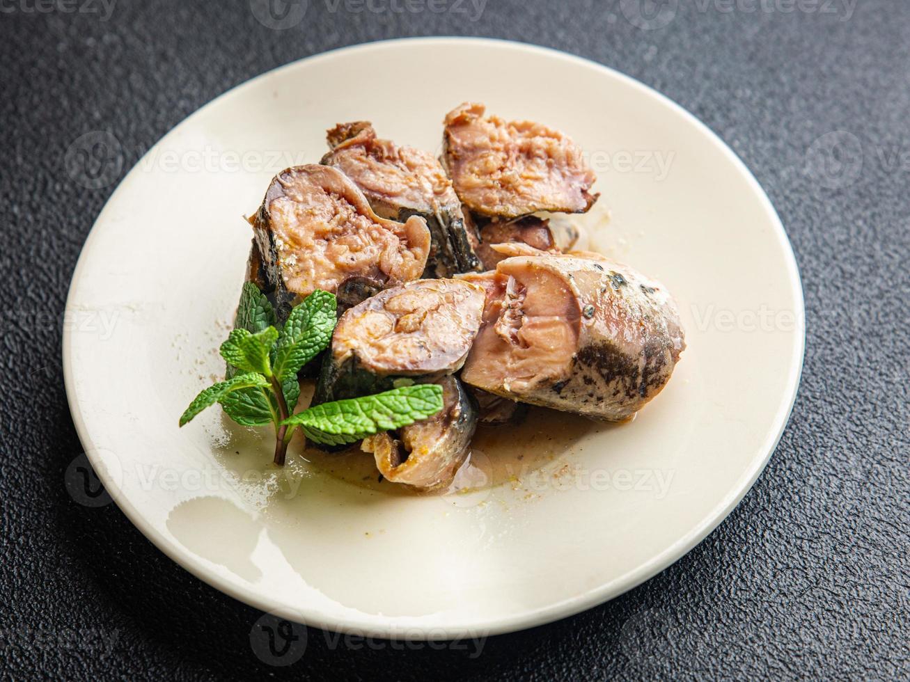 farinha de peixe enlatado com peixe e cavala foto