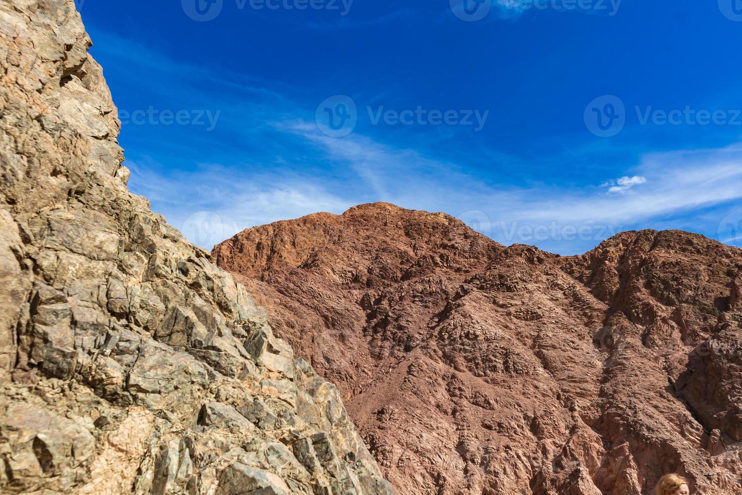 paisagem de montanhas no sinai egito foto