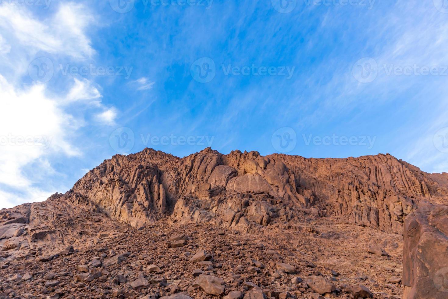 paisagem de montanhas no sinai egito foto