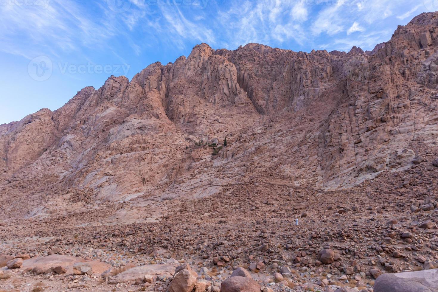 paisagem de montanhas no sinai egito foto