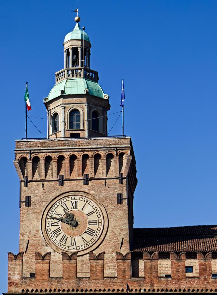 torre do relógio do palazzo comunale, palazzo d'accursio. Bolonha, Itália. foto