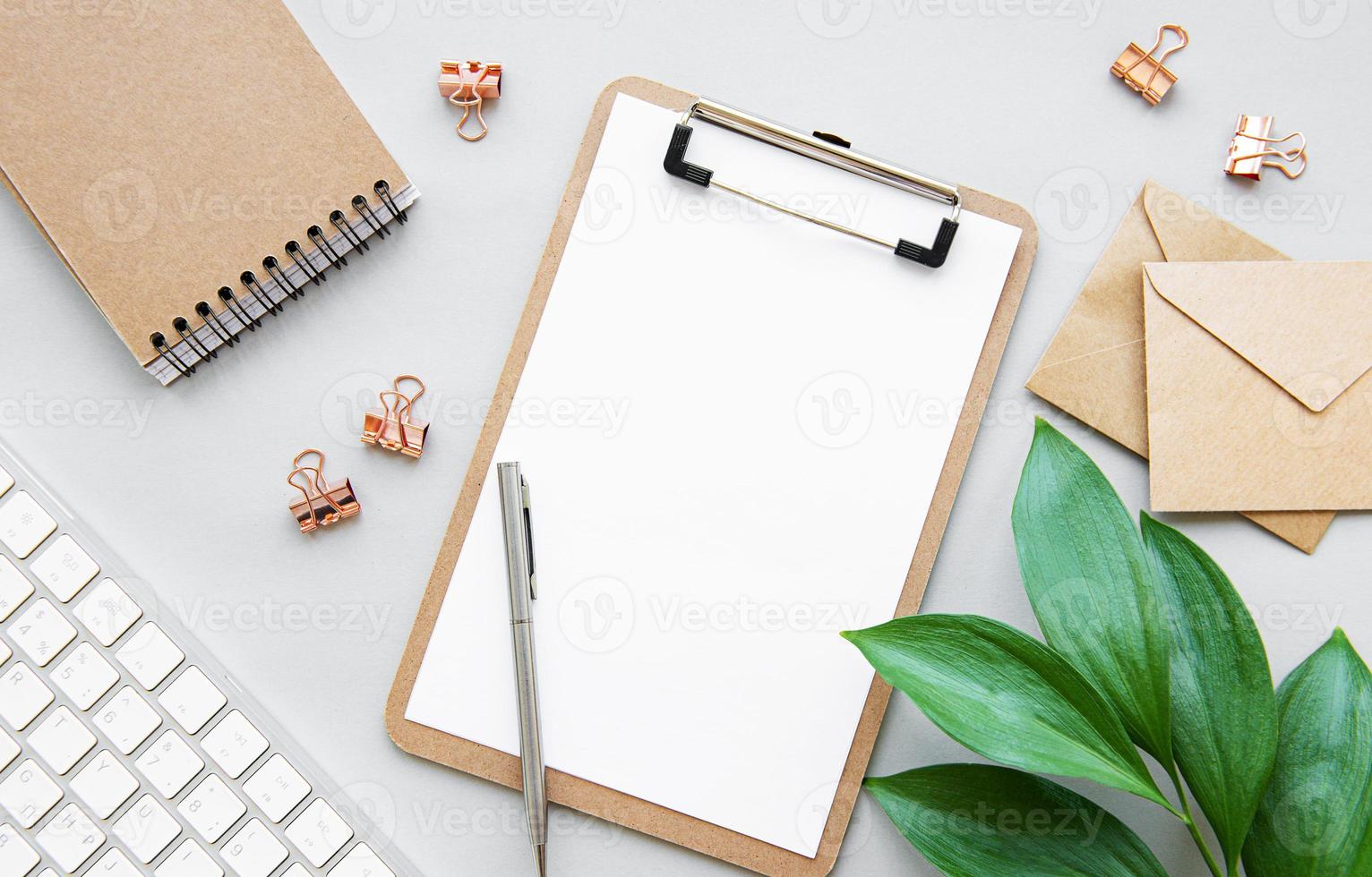 mesa de escritório espaço de trabalho foto