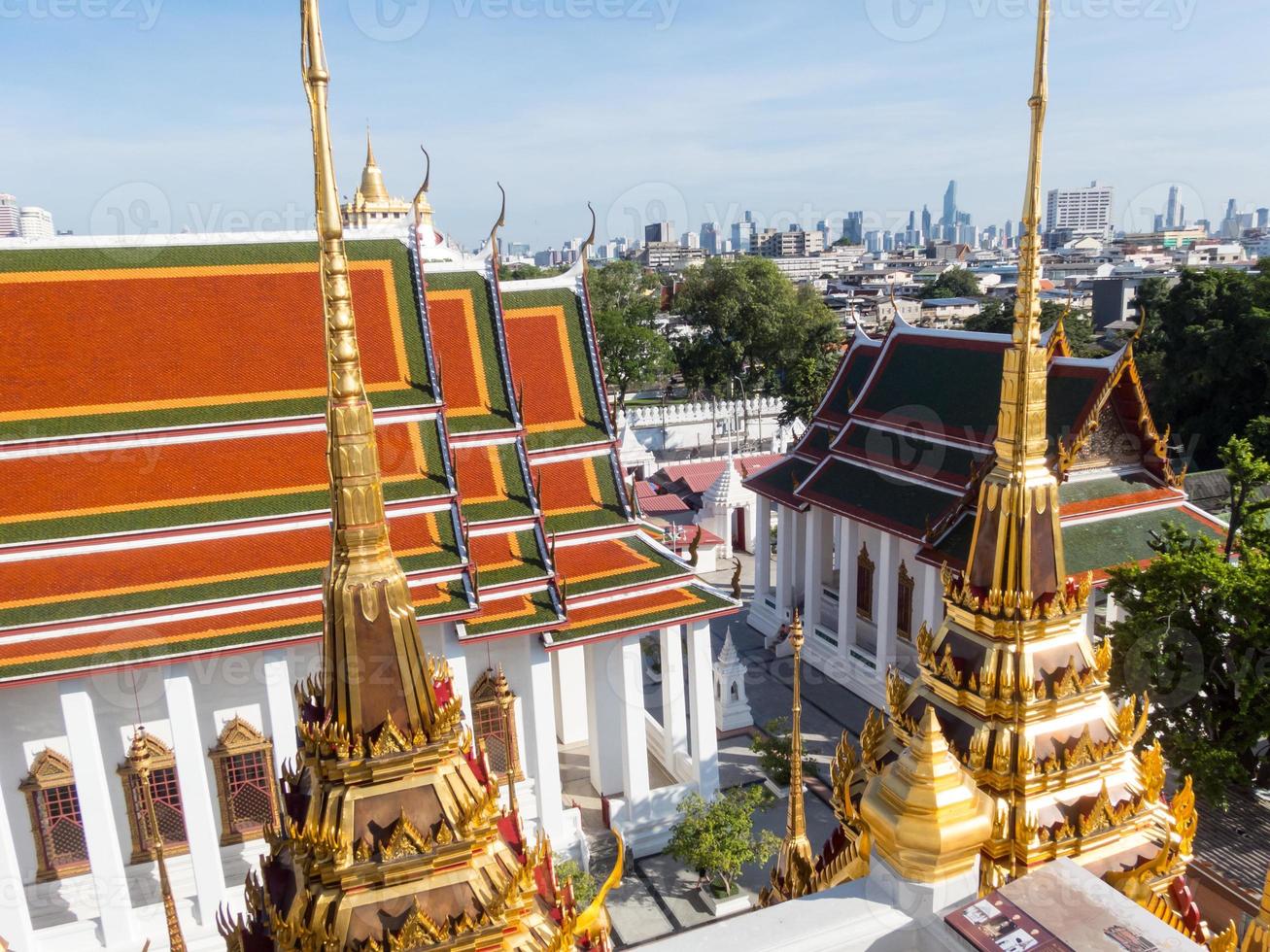 templo loha prasat wat ratchanatda em bangkok, tailândia. foto