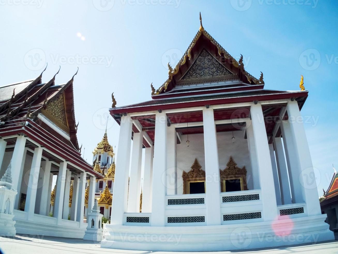 templo loha prasat wat ratchanatda em bangkok, tailândia. foto