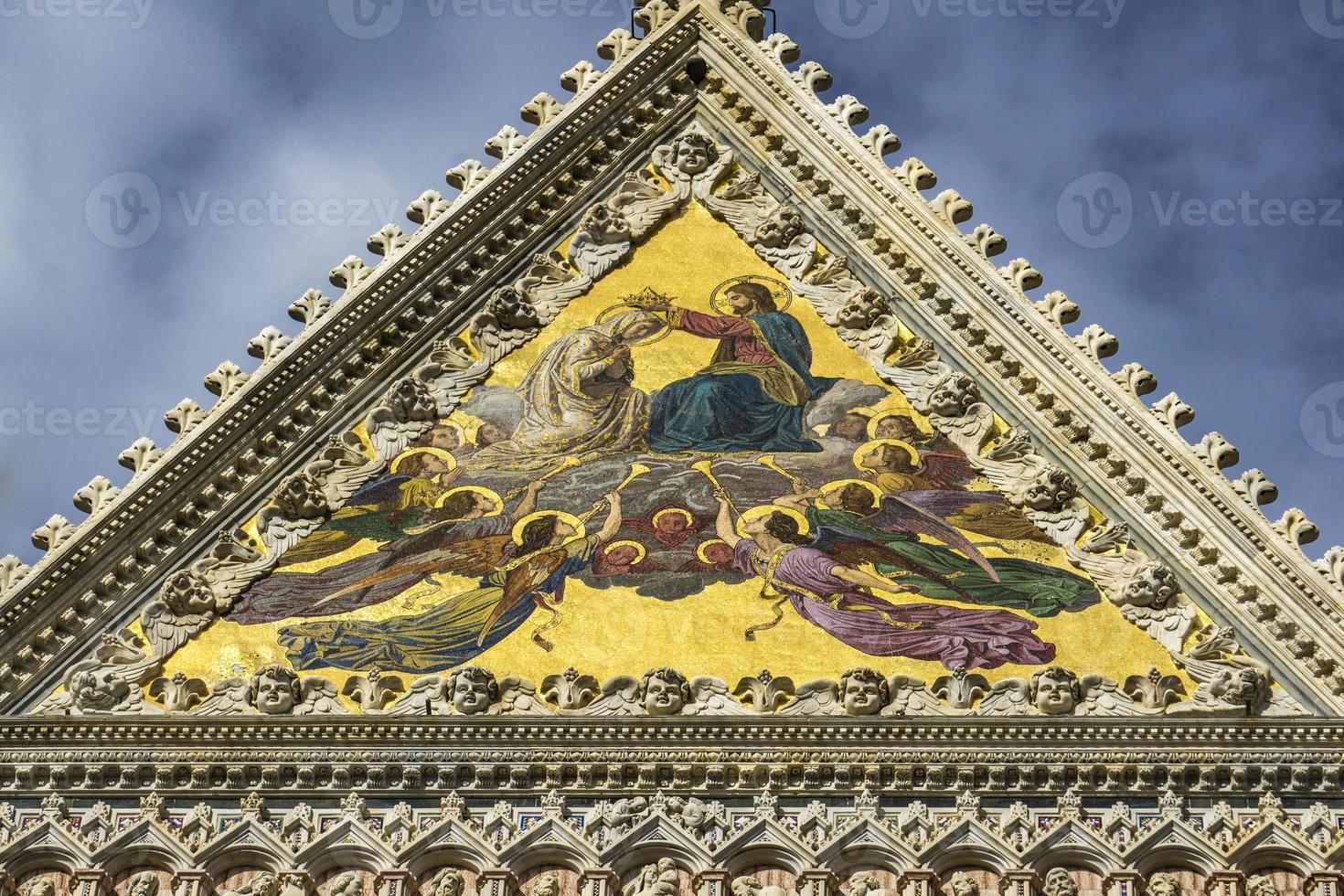 detalhe de siena duomo na itália foto