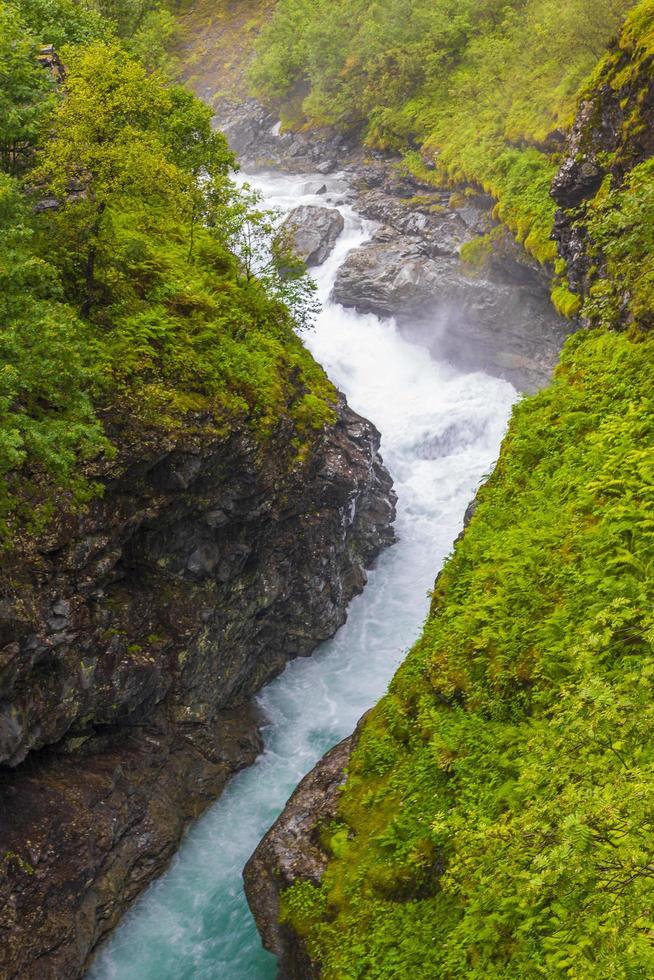 belo rio turquesa utla utladalen noruega. mais belas paisagens. foto