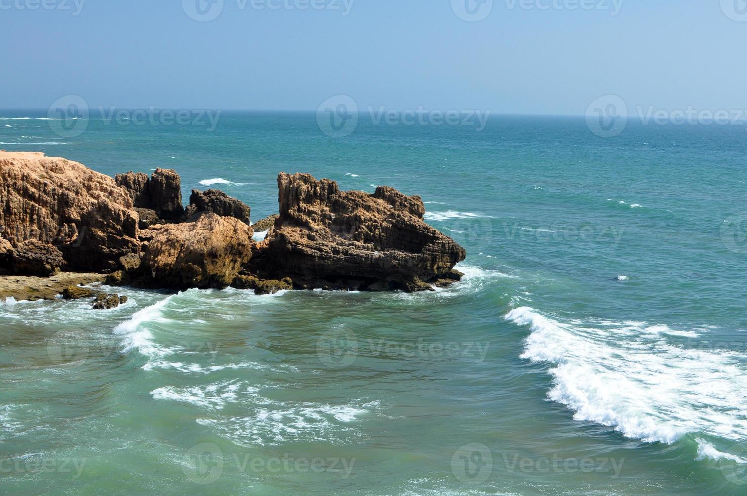 paisagem da praia de taghazout foto