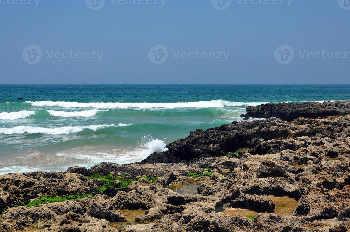 paisagem da praia de taghazout foto