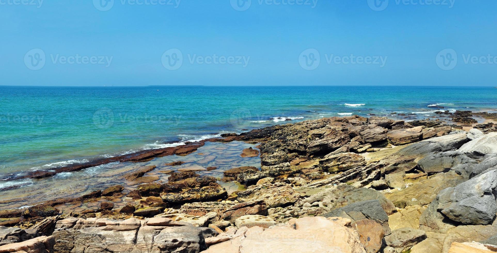 paisagem da praia de taghazout foto